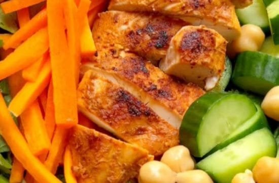 سلطة دجاج تندوري