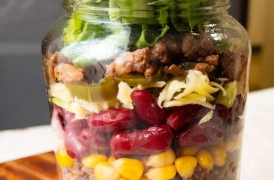 سلطة تاكو باللحمة المفرومة