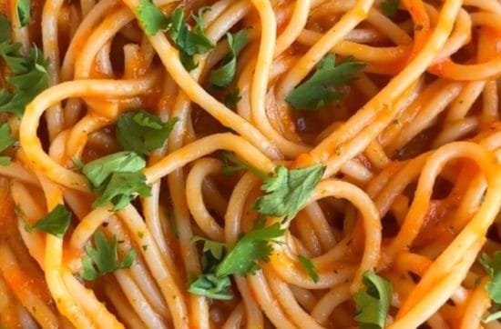 باستا بصوص الفلفل الأحمر