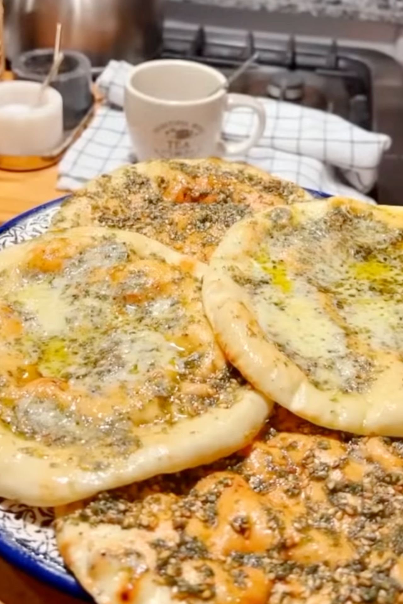 Quick Mana'eesh Za'atar & Cheese مروة الشافعي