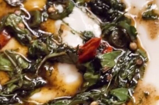 سلطة زبادى بالاعشاب