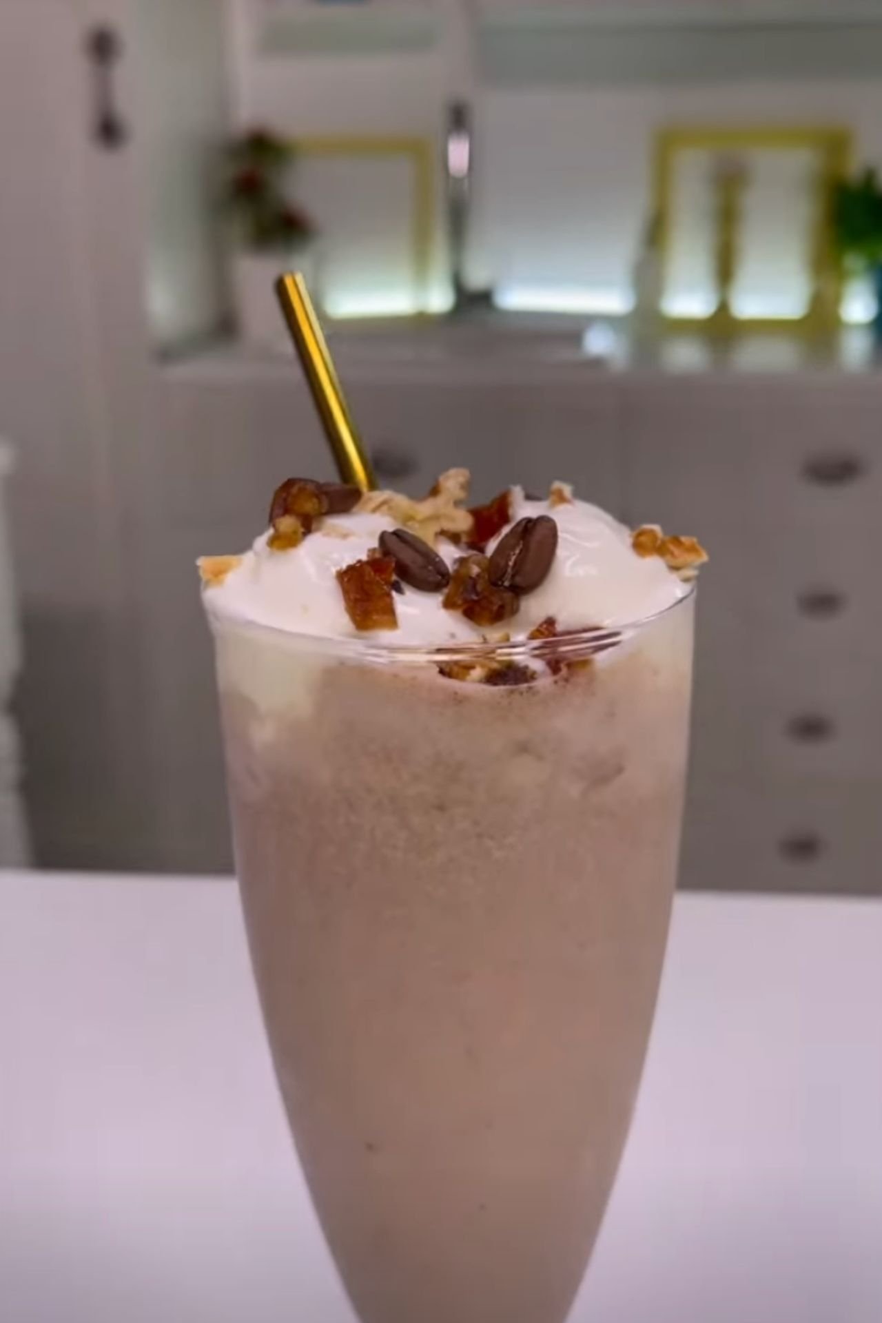 Coffee and dates frappe