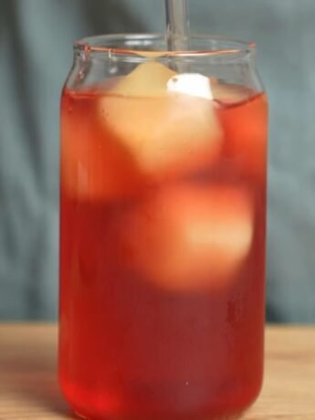 Iced Hibiscus Tea with Stevia