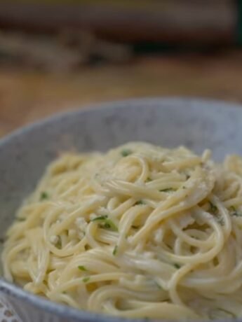 garlic coriander pasta